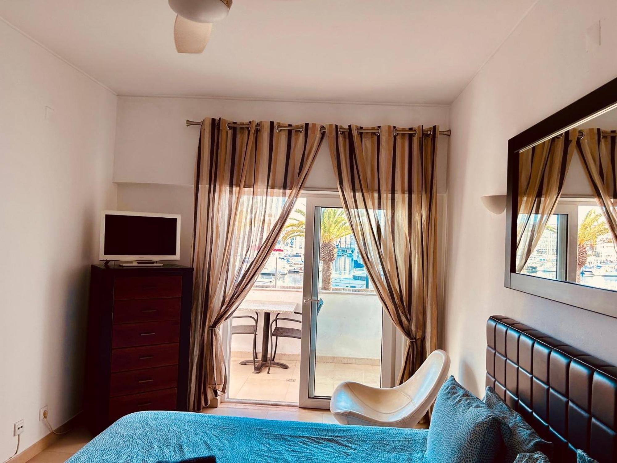 Lagos Marina View Apartment Near Beaches And Shops Extérieur photo
